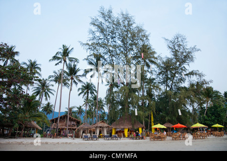 Thailand, Provinz Trat, Koh Chang, Klong Prao Beach Strand Restaurants Stockfoto