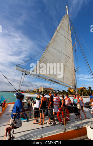 Palm Beach, West Indies, Aruba, Niederländische Karibik, Mittelamerika, Palm Vergnügen Katamaran Stockfoto