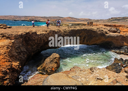 Antillen, Aruba, Natural Bridge, Touristen Stockfoto