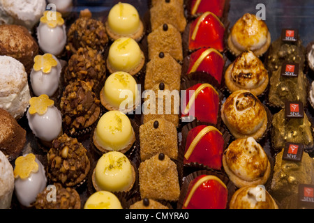 Pralinen in Les Halles de Lyon, Gourmet-Markt, Lyon, Rhone-Alpes, Frankreich Stockfoto