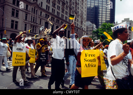 Gewerkschaftsmitglieder protestieren zum Ende der Apartheid in Südafrika auf 21. Mai 1991. (© Frances M. Roberts) Stockfoto