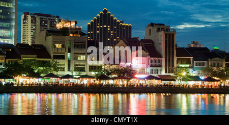 Skyline von Singapur, Boat Quay, Restaurant, Bars in der Nacht, Südost-Asien, Dämmerung Stockfoto
