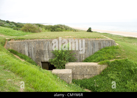 Deutsche Bunker WN62 mit Blick auf Omaha Beach angegriffen durch die amerikanischen Truppen in der Normandie am D-Day Stockfoto