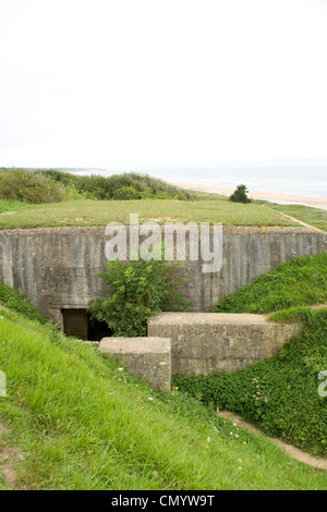 Deutsche Bunker WN62 mit Blick auf Omaha Beach angegriffen durch die amerikanischen Truppen in der Normandie am D-Day Stockfoto