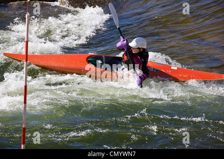 Wildwasser-Kajak-Slalom-Rennen, Arkansas River, Salida, Colorado, USA Stockfoto