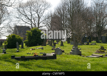 Friedhof; St.-Marien Kirche, Kippax Stockfoto