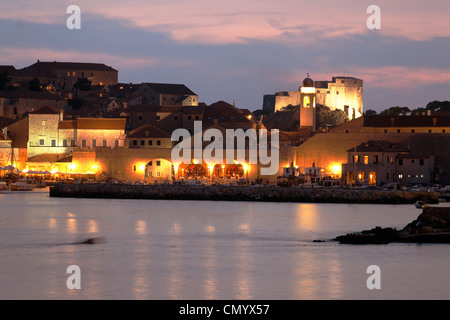 Hafen von Dubrovnik bei Dämmerung, Dominikanerkloster, alte Stadt von Dubrovnik, Kroatien, Europa Stockfoto