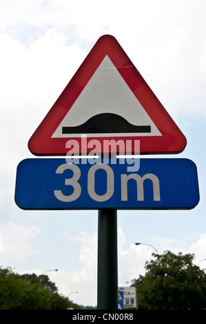 Ein dreieckiger Schild in Europa. Stockfoto