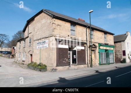 Geschäfte und Geschäftsräume; High Street, Kippax Stockfoto