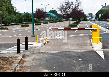 Ausgang auf einem Parkplatz in Brüssel, Belgien. Stockfoto