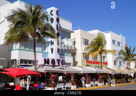 Miami Beach Florida, Ocean Drive, historisches Art déco-Viertel, Kolonie, Boulevard, Hotel, Sonnenschirme, Außentische im Freien, Restaurants, Restaurant Stockfoto