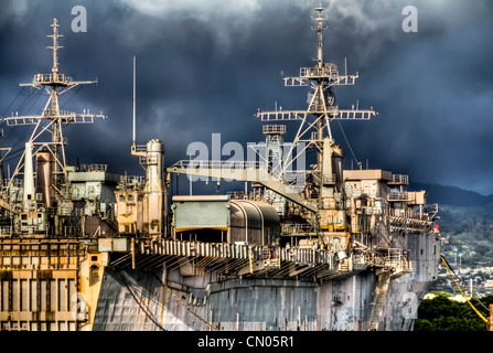 HDR-Bild des Schiffes in der Nähe von Pearl Harbor Stockfoto