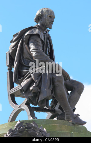England Warwickshire Avon, Shakespeare auf Gower-Denkmal Stockfoto
