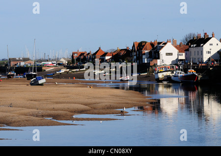 Kai am Brunnen neben Meer, Norfolk, England, UK Stockfoto