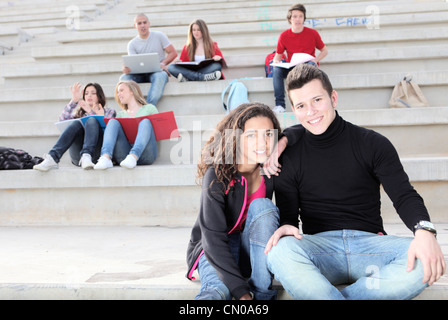 Schule oder Universität Studenten auf dem campus Stockfoto