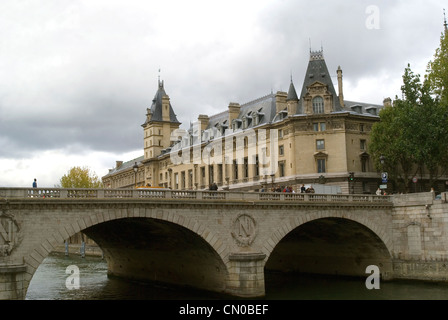 Brücke über die seine, Paris Stockfoto