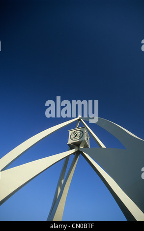 Vereinigte Arabische Emirate, Mitte Osten, Dubai, der Uhrturm-Kreisverkehr, eines der Wahrzeichen der Stadt Dubai. Stockfoto