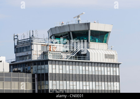 Kontrollturm am Flughafen Manchester Stockfoto