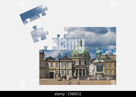 Puzzle: Schlossplatz, Blick auf die Statue von Frederick V. und die die Marmorkirche, Kopenhagen, Hovedstaden, Seeland, Dänemark Stockfoto