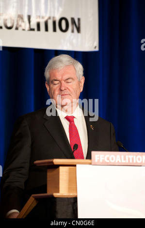 Newt Gingrich kommt zu Wisconsin Unterstützung für die kommenden Vorwahlen in einer GOP politische Kundgebung zu sammeln. Stockfoto