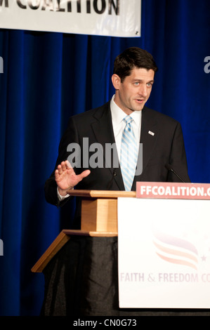 Paul Ryan kommt von Waukesha, wi Mitt Romney für die bevorstehenden Präsidentschaftswahlen Vorwahlen zu billigen und sprechen mit den GOP-Unterstützer. Stockfoto
