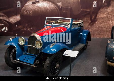 Autos, die waren einst in der Auto-Sammlung Schlumpf und behielt durch die Schlumpf-Familie dann verkauft an Peter Mullin links unrestore Stockfoto