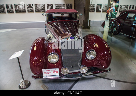 1939 Delage D8-120 Cabriolet im Mullin Museum in Oxnard, Kalifornien Stockfoto