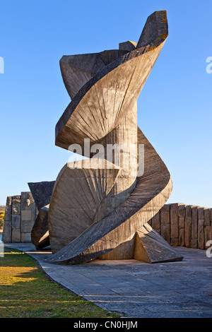 Denkmal für den Ingenieur José Custódio Nunes im Póvoas e Meadas Damm in Castelo de Vide, Portugal. Stockfoto