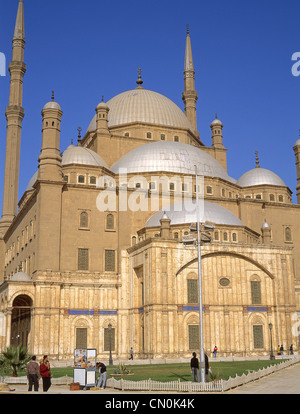 Die Moschee von Mohammad Ali auf dem Gipfel der Zitadelle von Kairo, Mokattam Hill, Kairo, Republik Ägypten Stockfoto