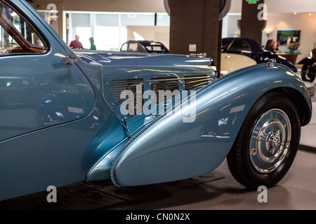 Die 1936 Bugatti Typ 57 SC Atlantic im Mullin Museum in Oxnard, Kalifornien.  Eines von drei Autos mit nur zwei Überlebende gebaut Stockfoto