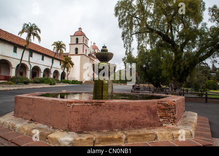 Szenen aus der Mission Santa Barbara in Santa Barbara in Kalifornien Stockfoto