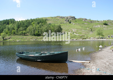 Boote am Tarn Watendlath Seenplatte Cumbria England UK Stockfoto