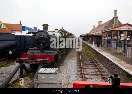 West Somerset Railway, Minehead, Station Track & Lokomotiven Stockfoto