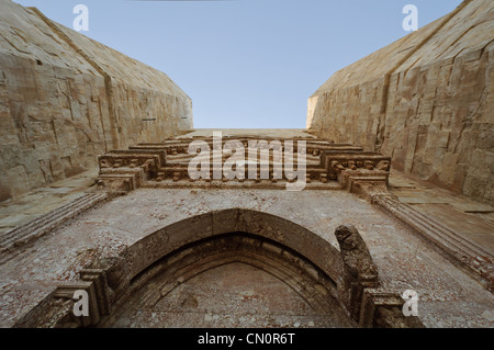 Blick auf Castel del Monte Festung Eingang Detail in Andria - Apulien, Italien. Stockfoto