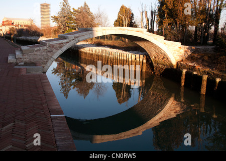 Teufels-Brücke - Brücke Ponte del Diavolo oder des Teufels - Pontecello del Diavolo Torcello Italien Stockfoto