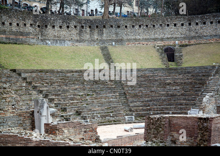 Römisches Theater am Fuße des Hügels San Giusto, Triest Stockfoto