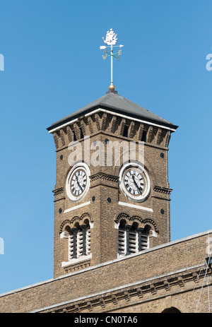 St Katherine's Dock Clock Tower. London. England Stockfoto