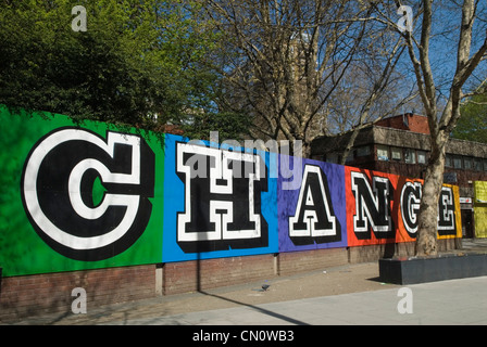 Ändern. Street Art von street artist Ben Eine reale Namen Flynn. Old Street East London EC1 DE 2010 s HOMER SYKES Stockfoto