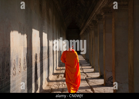 Mönch in Angkor Wat, UNESCO-Weltkulturerbe, Kambodscha Stockfoto