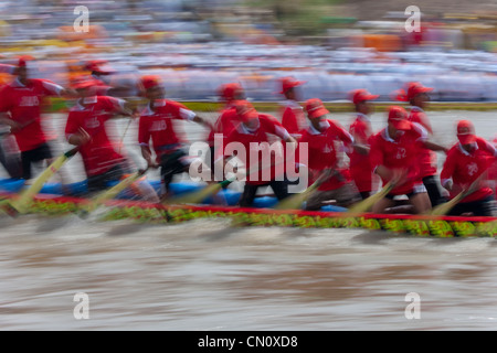 NGO-Regatta feiert Khmer Menschen Neujahrsfest, Ghe Ngo Festival, am Mekong River, Soc Trang, Vietnam Stockfoto