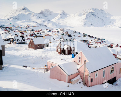 Winter scene Landschaft von Tasiilaq Dorf, Grönland im Winter Stockfoto