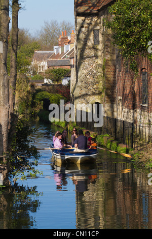 Bootsfahrten auf dem Fluss Stour, Canterbury, Kent, UK Stockfoto