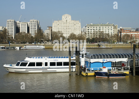 Festival Pier am Londoner Southbank Stockfoto