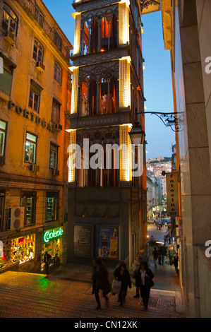 Elevador de Santa Justa Aufzug entlang der Rua Do Carmo Straße Chiado Bezirk Lissabon Portugal Mitteleuropa Stockfoto