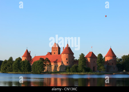 Trakai Insel Burg am Ufer des See Galvé in Trakai, Litauen Stockfoto