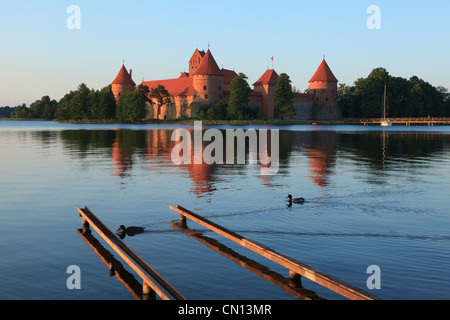 Trakai Insel Burg am Ufer des See Galvé in Trakai, Litauen Stockfoto