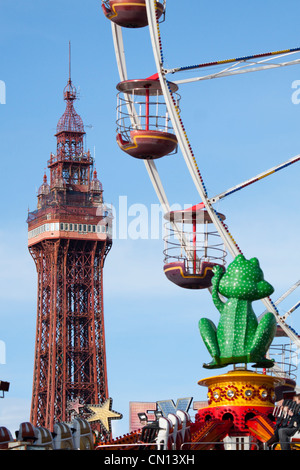 Blackpool Tower und Central Pier Stockfoto