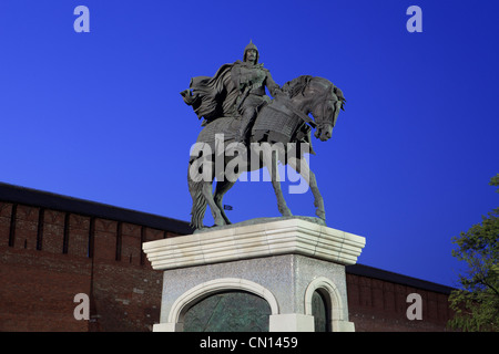 Reiterstatue von Großfürst und Sankt Dimitri Donskoy (1350-1389) im Kreml in Kolomna, Russland Stockfoto