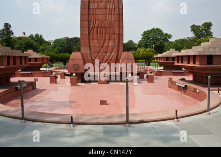 Basis des Jallianwala Bagh Denkmals in Amritsar, Granit Garten Denkmal zu den Hunderten getötet in einem Massaker hier 1919 Stockfoto