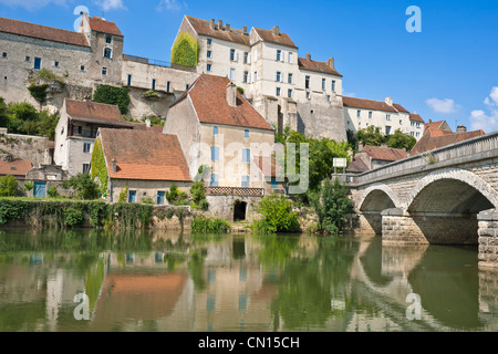 Frankreich, Haute Saone, das Dorf Pesmes an den Ufern des Flusses Ognon beschriftet Les Plus Beaux Dörfer de France (die meisten Stockfoto